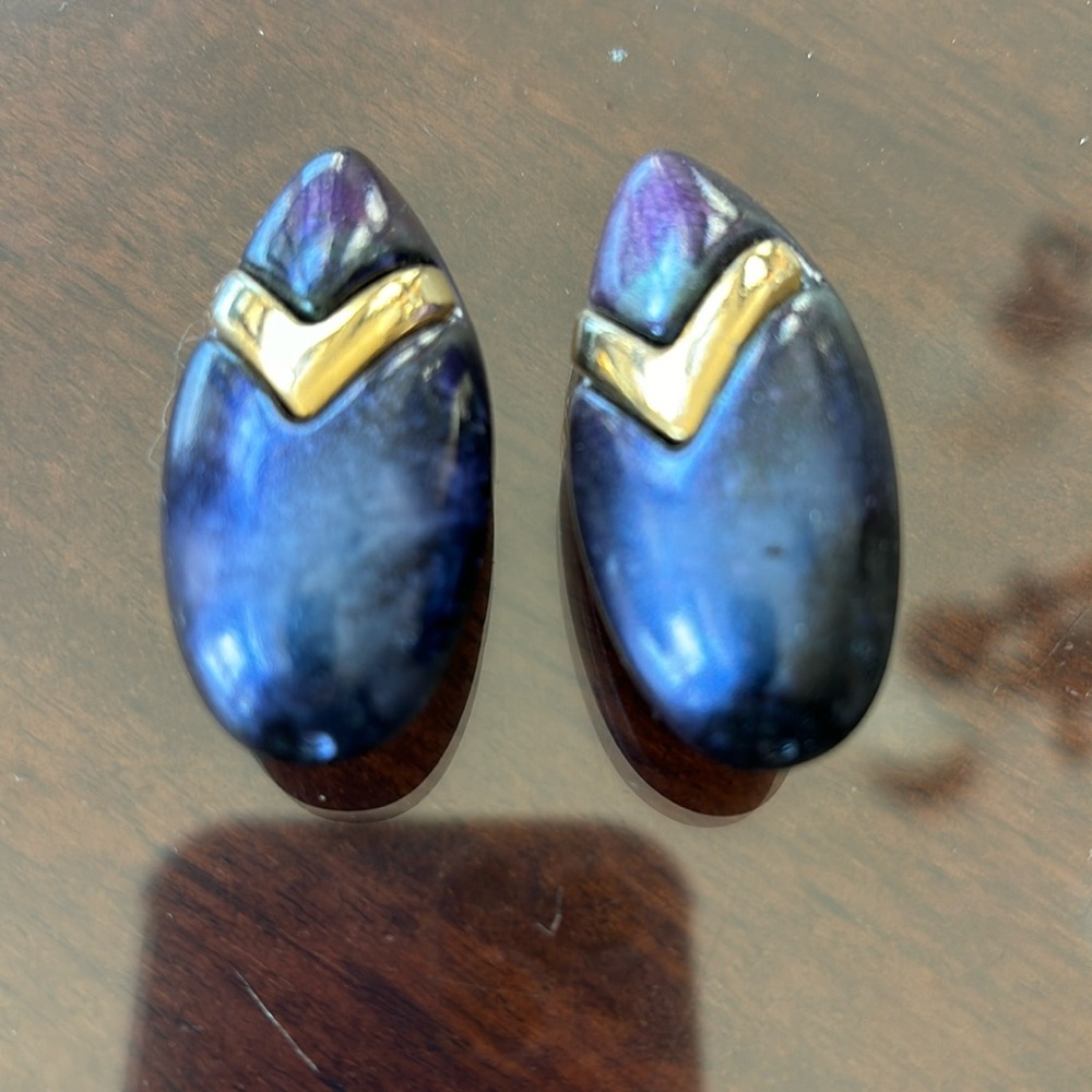Vintage clip earrings